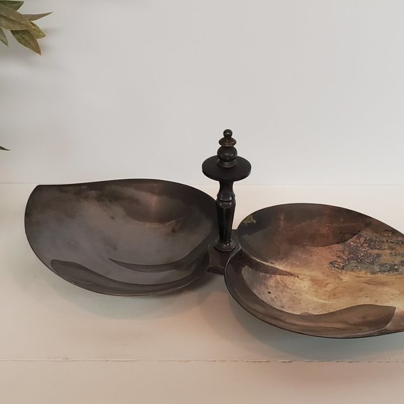 Vintage F.B. Rogers Co. Silver Plate Double Leaf Footed Candy Dish - Picture 5 of 5